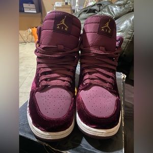Kids Velvet 1s